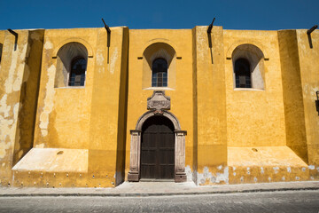 Naklejka premium Diferentes escenarios callejeros de San Miguel de Allende, en el centro de México. Esta ciudad es considerada una de las más bellas del país por su arquitectura estilo colonial y muy colorida