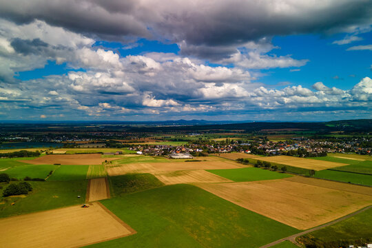 Hoch &uuml;ber dem Hardtwald bei Kirchheim