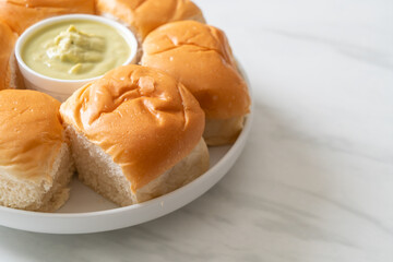 Bread with Thai Pandan Custard