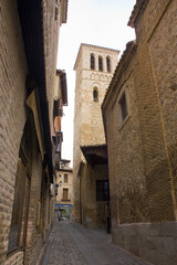 Fototapeta na wymiar Narrow street of Old Town in Toledo, Spain