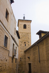 Fototapeta na wymiar Narrow street of Old Town in Toledo, Spain