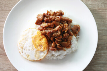 Fried Chicken with Garlic with rice and Fried Egg