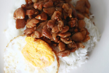 Fried Chicken with Garlic with rice and Fried Egg