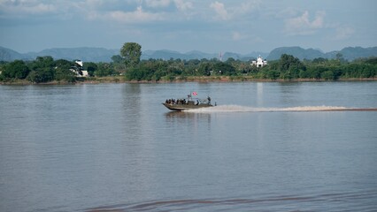 
Patrol unit along the Mekong River It is inspecting smugglers on the border between Thailand and Laos. During the coronavirus outbreak.