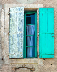 Fenêtre ouverte à Homps, France