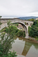 Fototapeta na wymiar Le Pont du Diable à Céret dans les Pyrénées Orientales