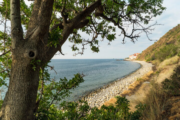 Fototapeta na wymiar Wild beach on The black sea coast .Southern coast of Crimea.