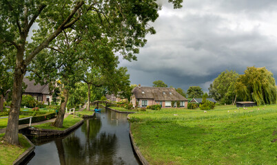 Fototapeta na wymiar Approaching storm in Giethoorn, The Netherlands