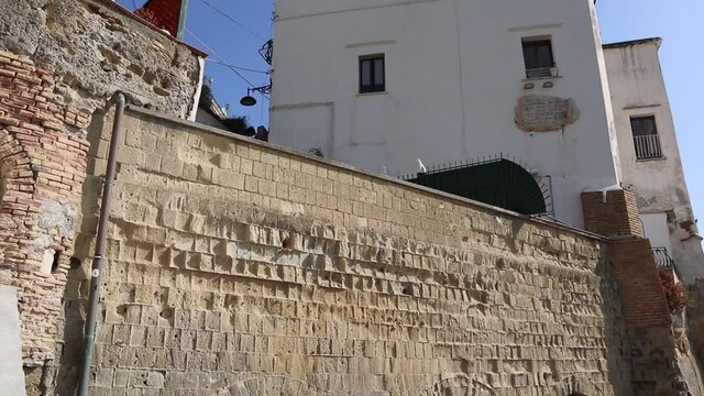 Napoli - Panoramica del porticciolo di Marechiaro dalla scala di accesso