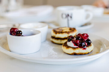 Cheesecakes with raspberries