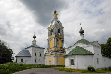 Fototapeta na wymiar Smolenskaya church (left, 1696–1706) and Simeonovskaya church (right). Suzdal town, Vladimir Oblast, Russia.