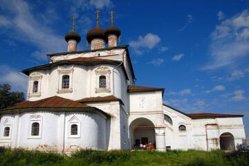 Fototapeta na wymiar Resurrection church (Voskresenskaya church, XVII century). Gorokhovets town, Vladimir Oblast, Russia.
