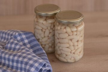 Alubias en un tarro de cristal
