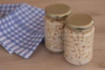 Alubias en un tarro de cristal