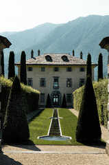 Dieses Foto ist am Comer See entstanden es zeigt die luxuriöse Villa Balbiano.