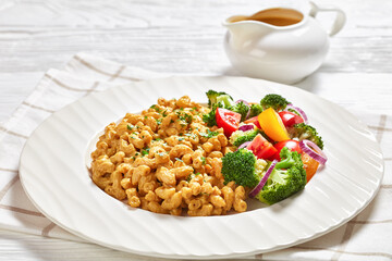 vegan mac and cheese with veggies salad