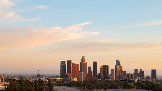  Timelapse of downtown Los Angeles skyline at sunset