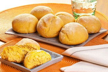 Pão de milho arranjo de mesa