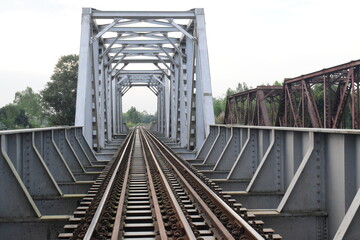 Fototapeta premium Beautiful steel made railway Bridge 
