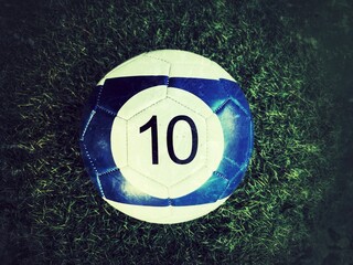 Pelotas de fútbol para jugar a billar © Nayra