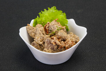 Chicken liver with cream and dry tomatoes