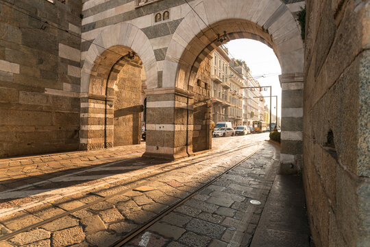Archi di Porta Nuova, Alessandro Mansioni Street in Milano