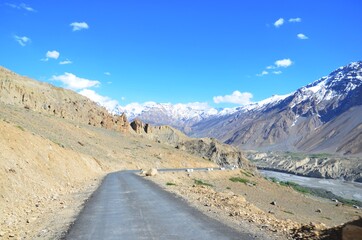road to the mountains