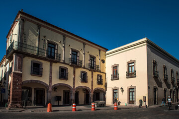 Fototapeta na wymiar Calles céntricas de Querétaro, Mexico Querétaro es considerada la ciudad industrial del centro del país. Su arquitectura es colonial.