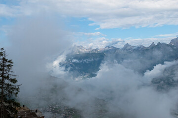 Nuage - ciel brouillard , montagne de Veysonnaz Suisse