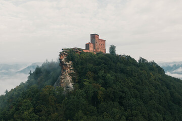Fototapeta na wymiar Burg Trifels - Pfalz 