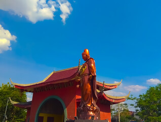 This is a statue of the admiral Cheng Ho in the Sam Poo Kong temple complex in Semarang