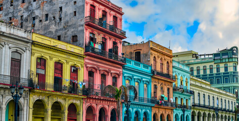 Beautiful architecture in La Havana, colourful buildings