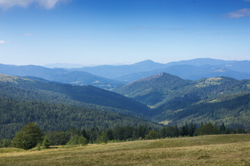 Fototapeta na wymiar Beautiful Carpathian Mountains landscape