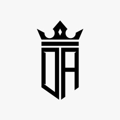 DA black color initial with crown logo template