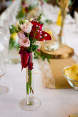 Flowers on the wedding table.
