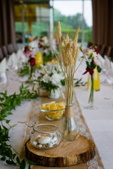 Flowers on the wedding table.