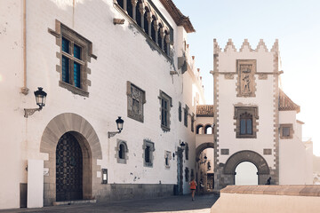 Calles de Sitges al amanecer