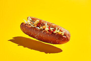 Vegetarian sandwich with sesame bun