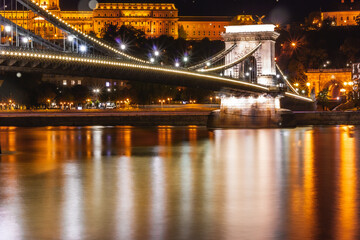 Fototapeta na wymiar Budapest chain bridge 