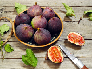 fresh figs on wooden table