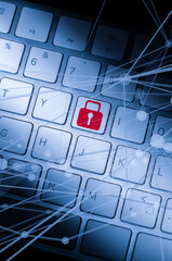 パソコンのキーボード　インターネットセキュリティとデータ保護　個人情報　サイバーセキュリティ　DX デジタルトランスフォーメーションの概念