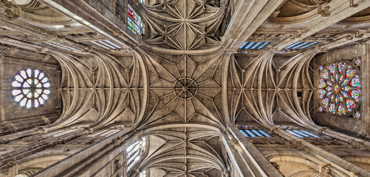 Saint Eustache church Paris - Powered by Adobe
