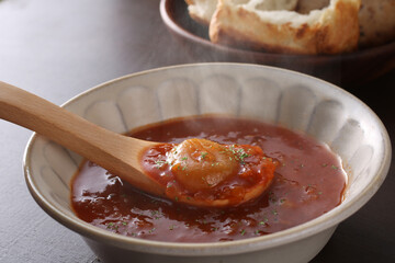 玉ねぎとトマトのスープ