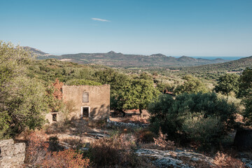 Fototapeta na wymiar Derelict building in Balagne region of Corsica