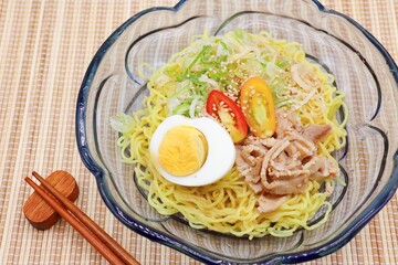 冷やし中華　ごまだれ