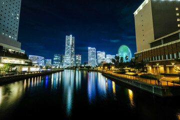 神奈川県横浜市みなとみらいの夜景(万国橋)