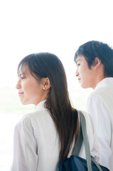 高校生カップルの横顔