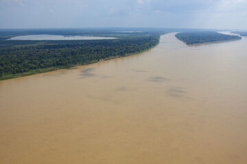 Vista aérea do rio madeira na região do município de Borba ..