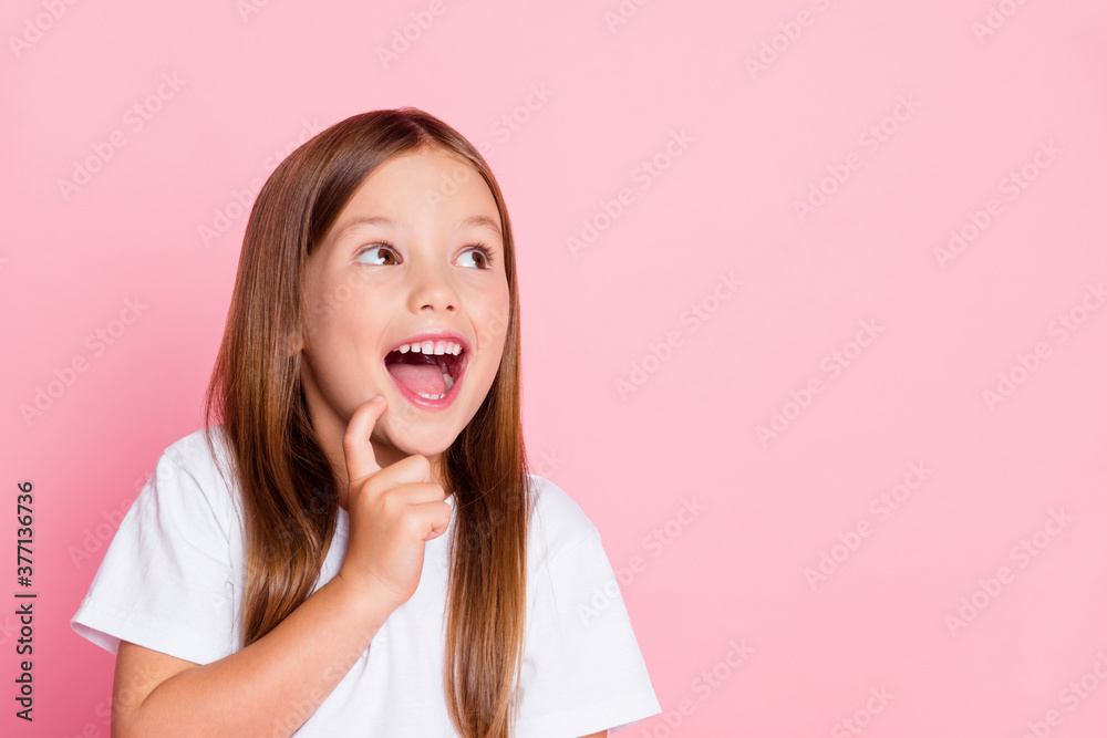 Wall mural close-up portrait of her she nice-looking attractive lovely curious ecstatic cheerful cheery foxy gi