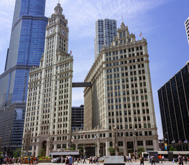 A grand interwar building in downtown Chicago